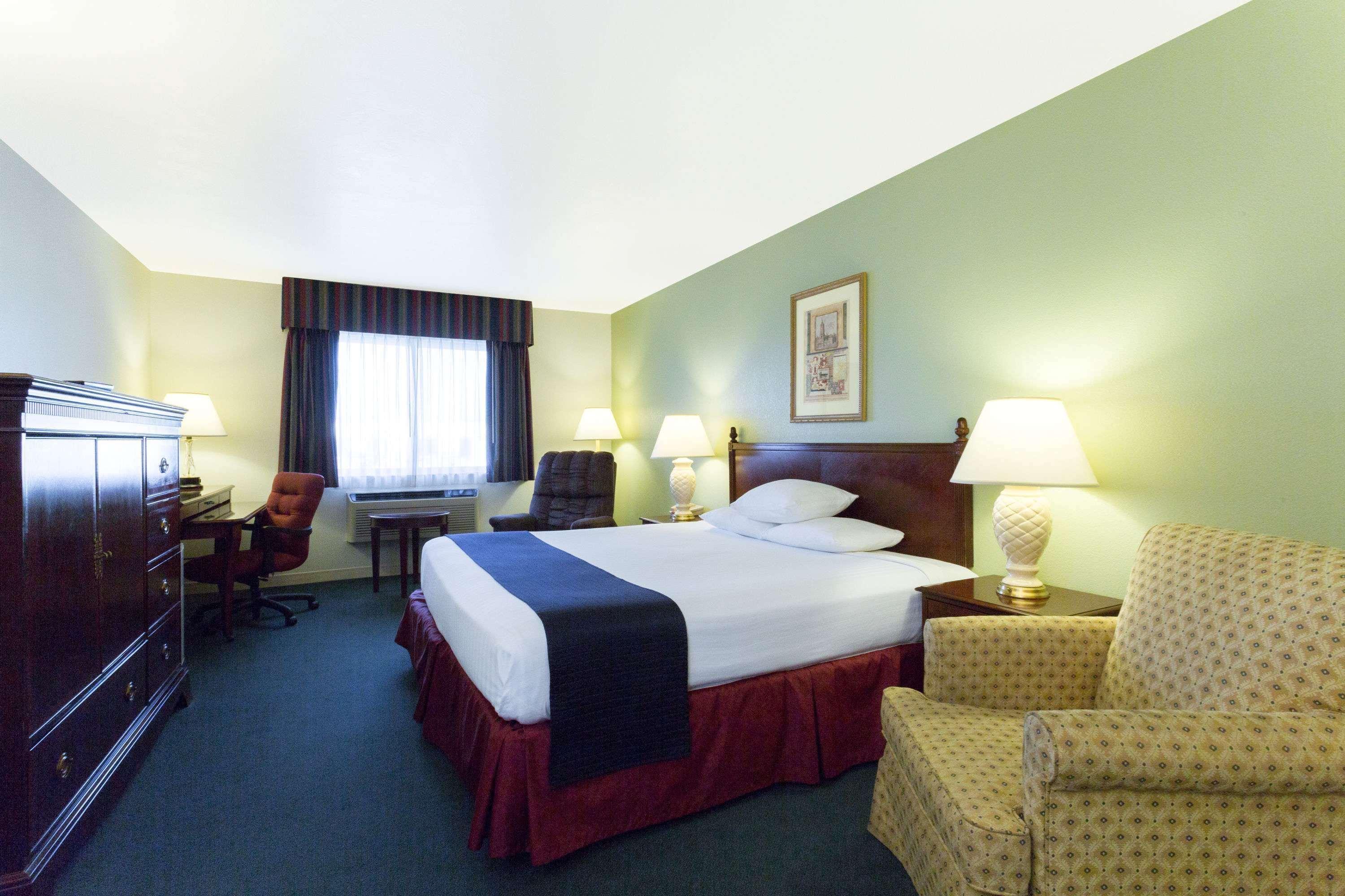 Super 8 By Wyndham Montpelier Hotel Ngoại thất bức ảnh